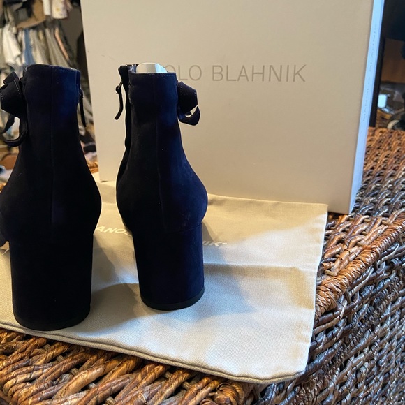 Manolo Blahnik booties - Picture 4 of 5